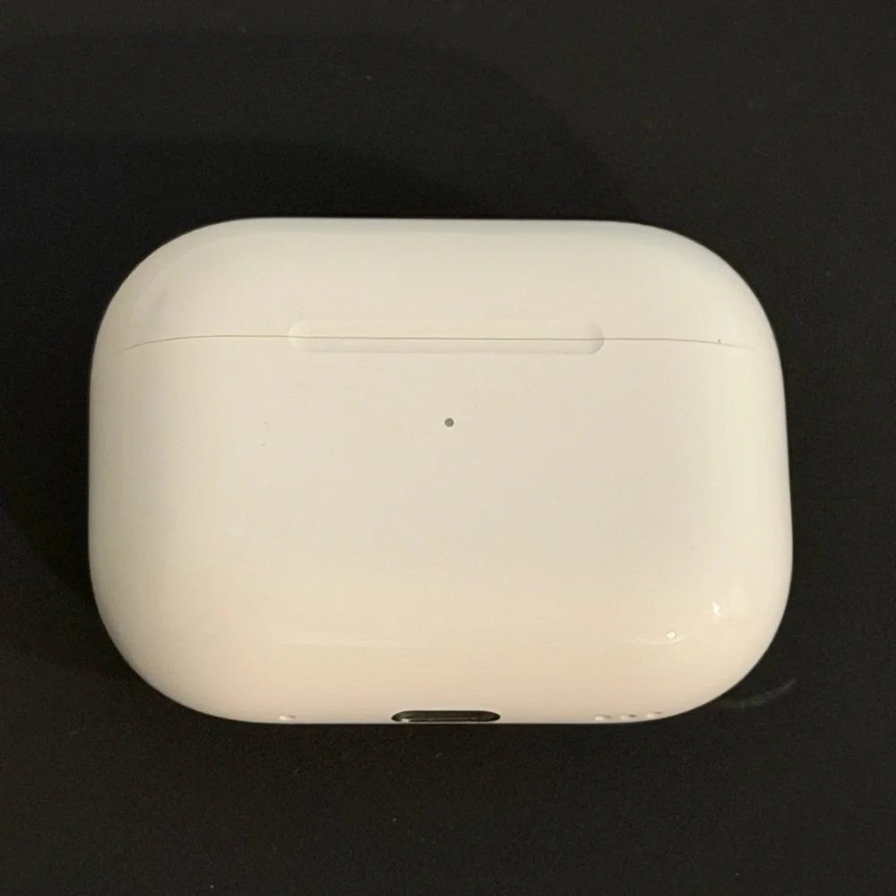 Apple - AirPods Pro 2, Wireless Active Noise Cancelling Earbuds with Hearing Aid - Picture 3 of 4